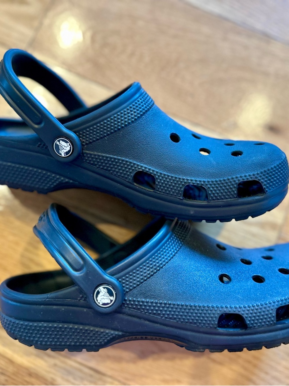 Size 7 M / 9 W black Crocs Comfort Clogs - Picture 2 of 11
